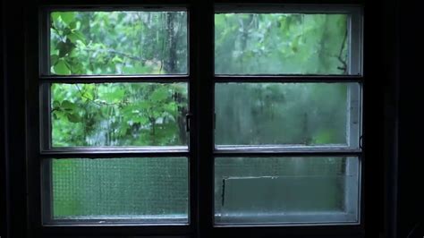 chuva bate na janela